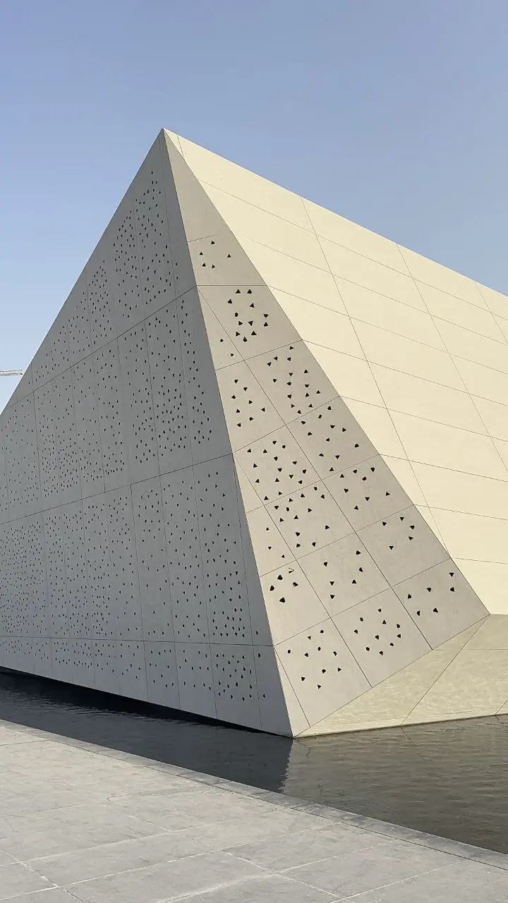 Выставка Echoes of the Orient в Bassam Freiha Art Foundation