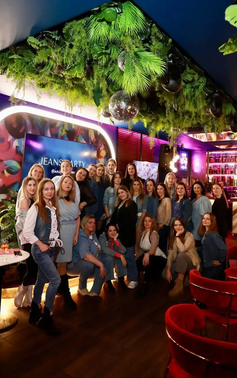 БИЗНЕС-ВЕЧЕРИНКА В МОСКВЕ “JEANS PARTY”