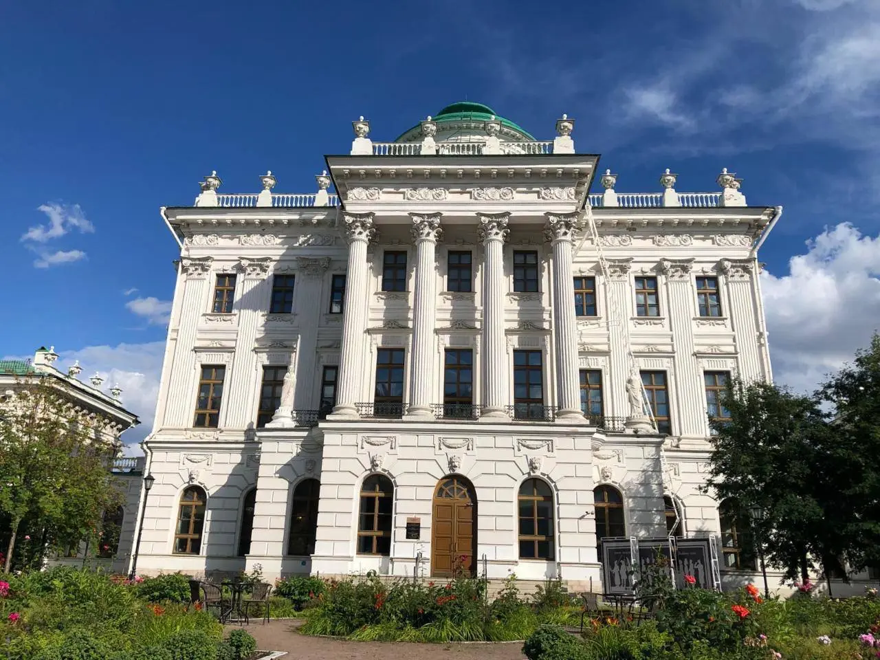 Экскурсия по дому Пашкова