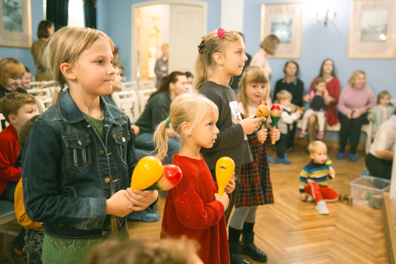 Сказки востока Музыка в ползунках для любознательных малышей и их родителей
