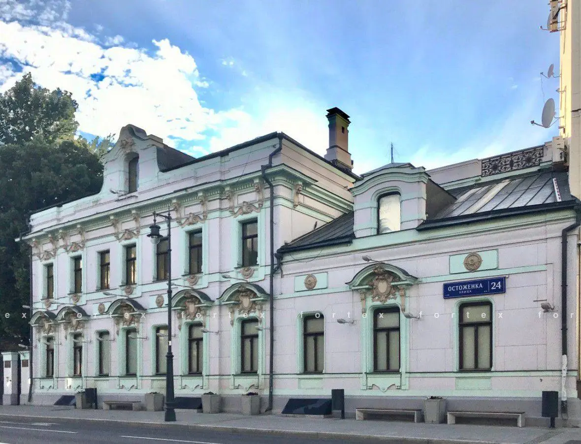 По Остоженке и гостинице Ленинградская 6 августа