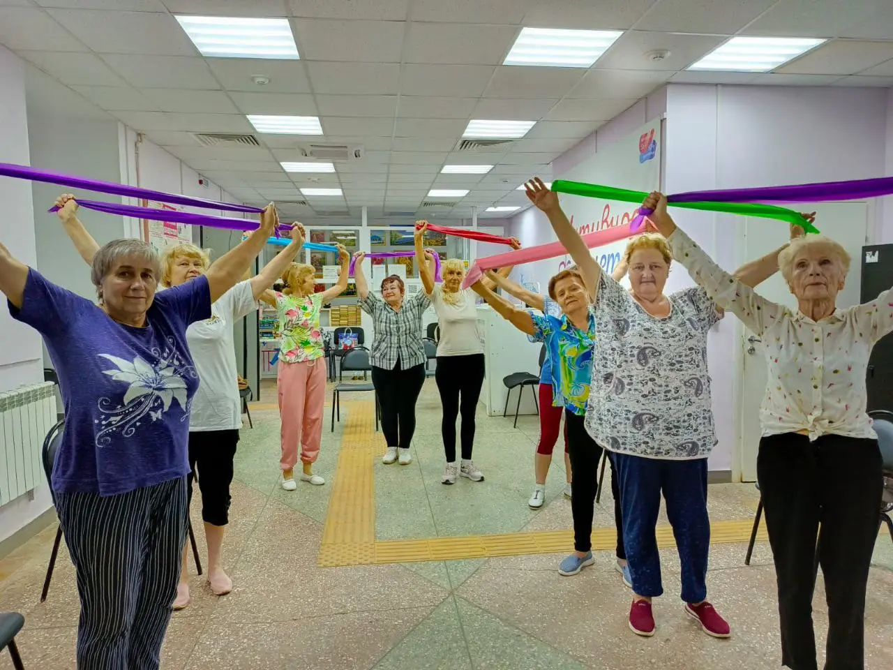 Активное долголетие: занятия по йоге и физической культуре