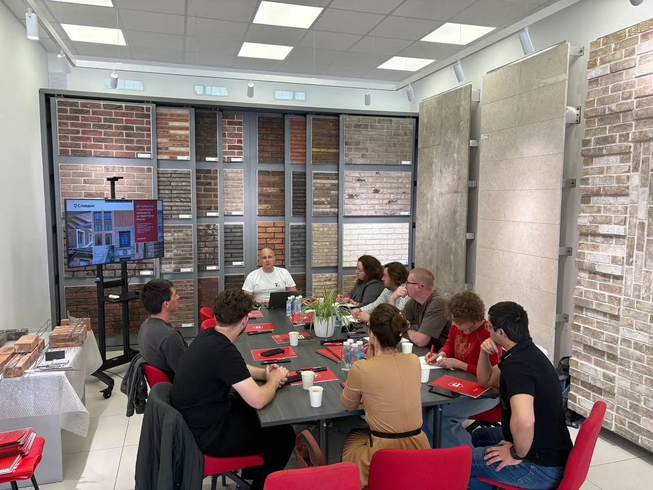 Обучение для профессионалов строительной отрасли: Кирпич и Навесные фасадные системы