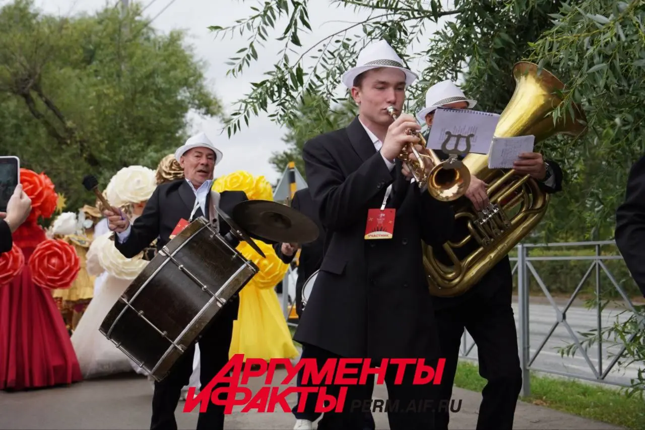Фестиваль уличных театров «Флюгер»