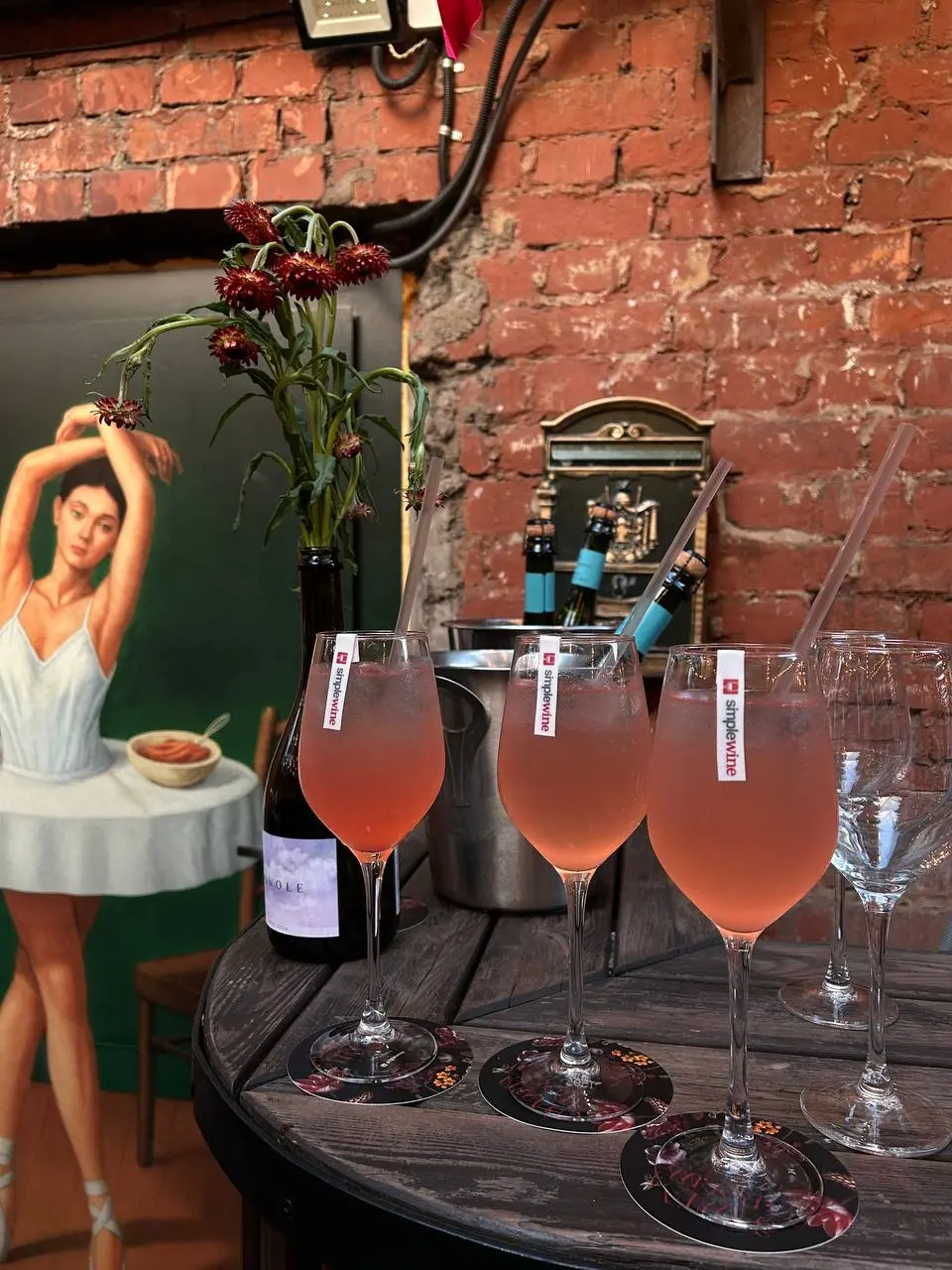 PioAlPorto x SimpleWine x Santa Carolina: вечеринка в Cortile Segreto