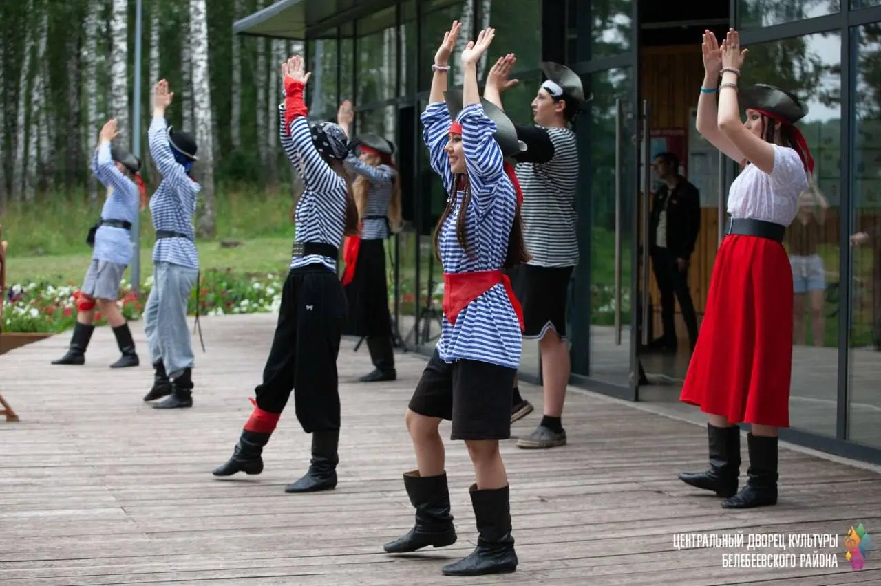 Весёлые встречи в парке «Поющие родники» продолжаются!