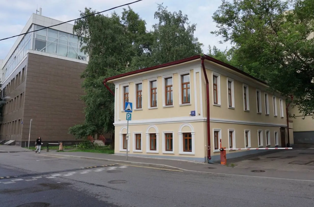 Товарищи художники