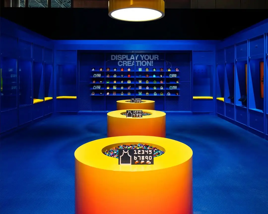 NIKE x LEGO Коллаборация на Fanatics Fest (NYC)