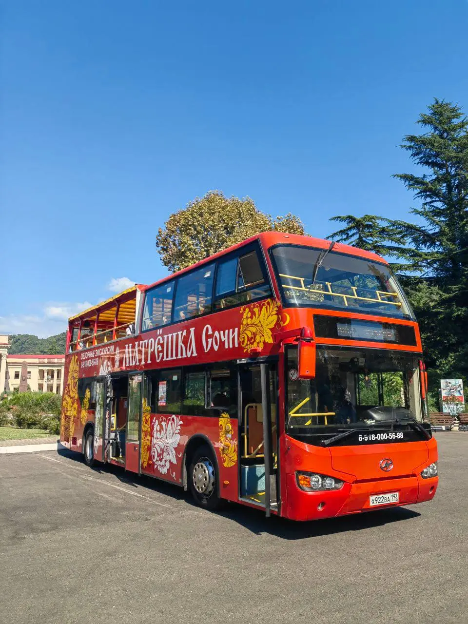 Экскурсии на двухэтажном автобусе Матрешка в Сочи
