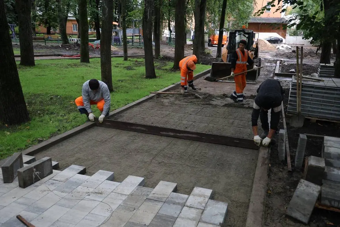 Благоустройство сквера на улице Крупешина
