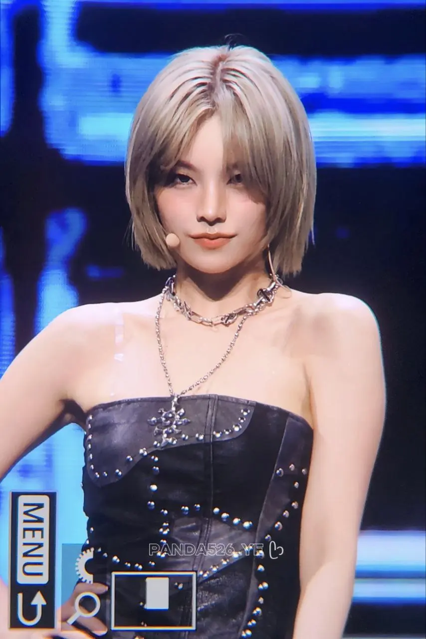 250823 Превью Йеджи на церемонии 2025 TMElive International Music Awards в Макао