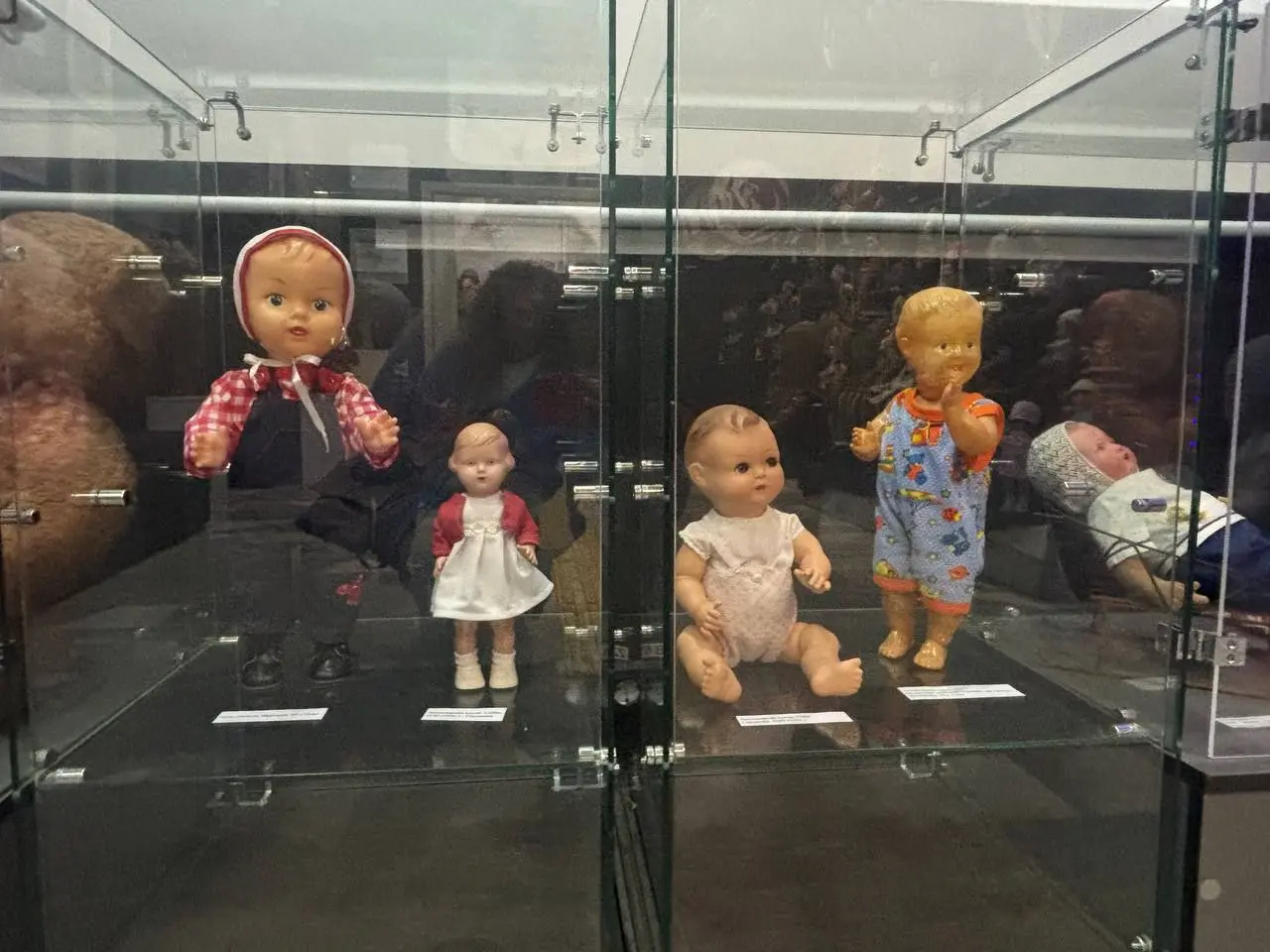 Экспозиция кукол в историко-художественном музее Наугольной Арины «Дивные миры»