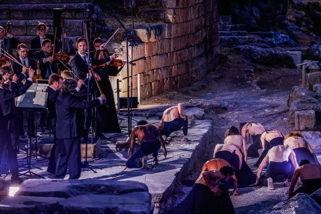 Концерт Теодора Курентзиса с оркестром musicAeterna и танцевальной труппой в нескольких городах