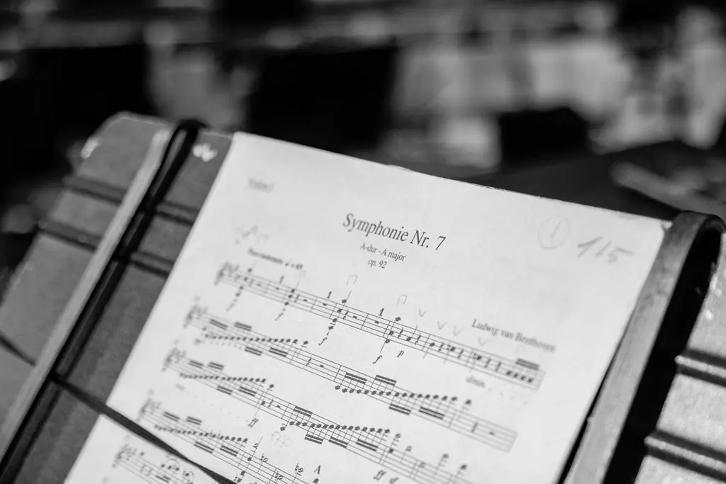 Концерт Теодора Курентзиса с оркестром musicAeterna и танцевальной труппой в нескольких городах