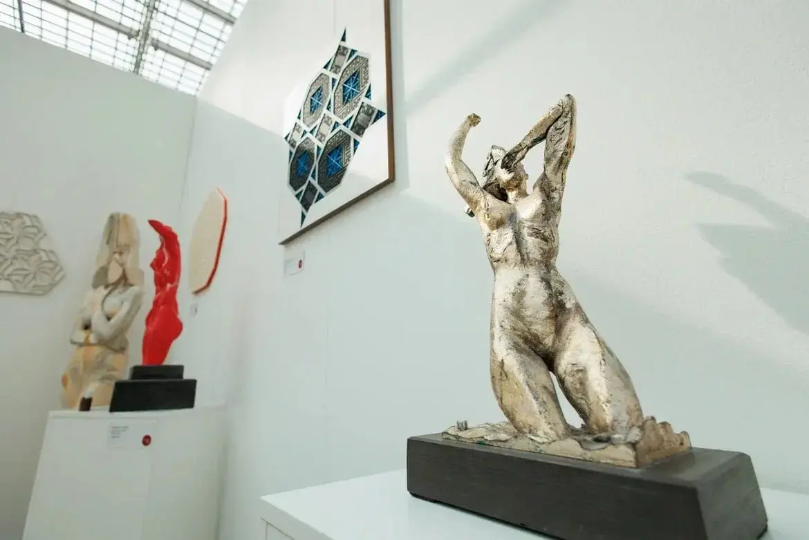 Ярмарка в сфере академического искусства в Гостином Дворе