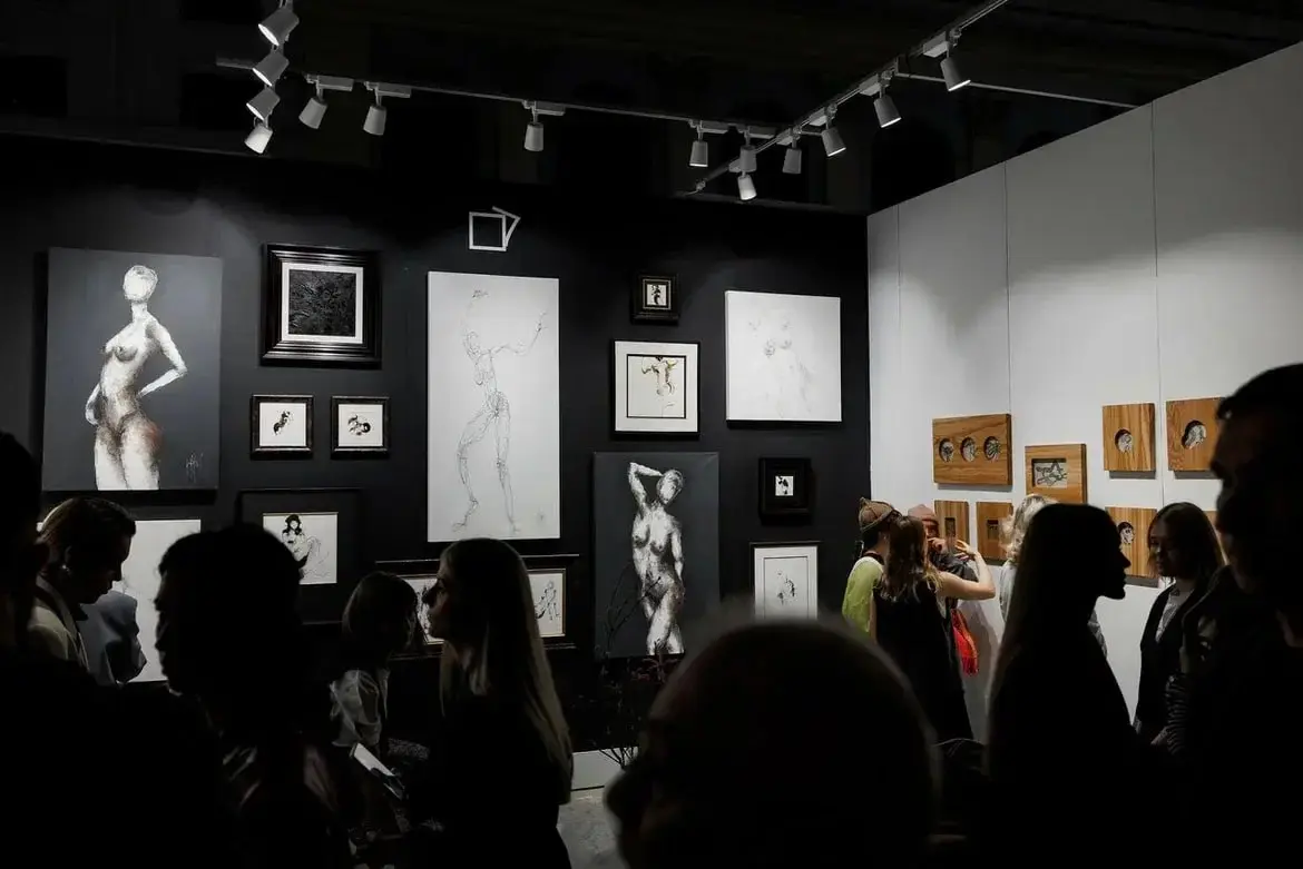 Ярмарка в сфере академического искусства в Гостином Дворе