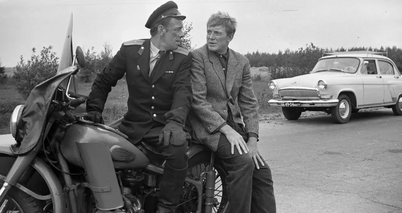 Берегись автомобиля (1966, Мосфильм) — продолжение ретроспективы фильмов с музыкой Андрея Петрова
