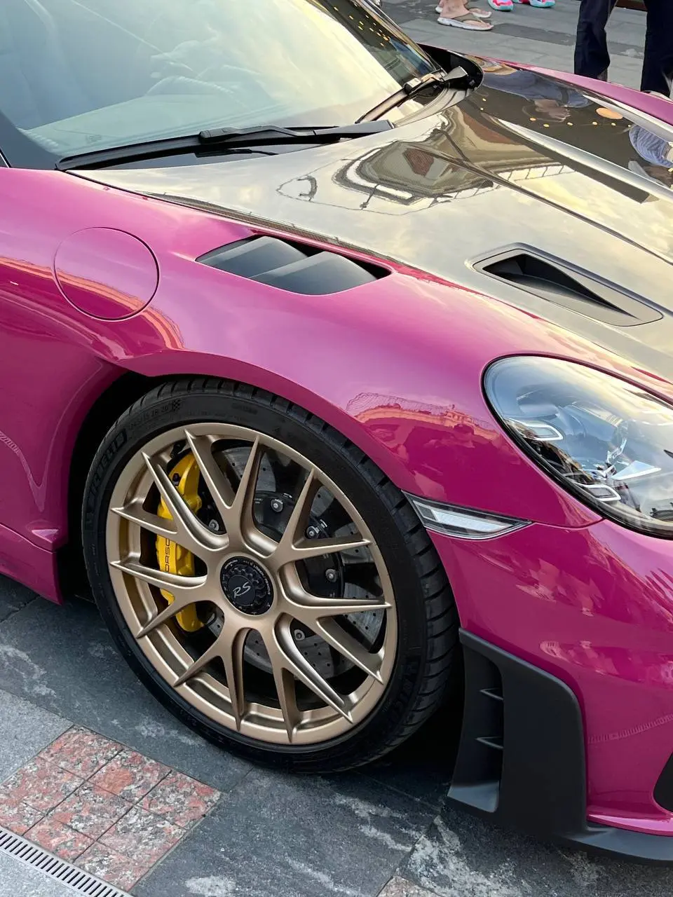 Экспозиция Porsche на площади «Три вокзала. Депо»