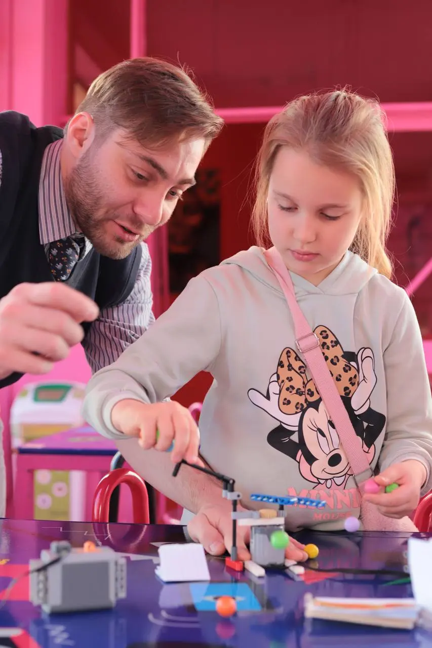 LEGO наука через игру