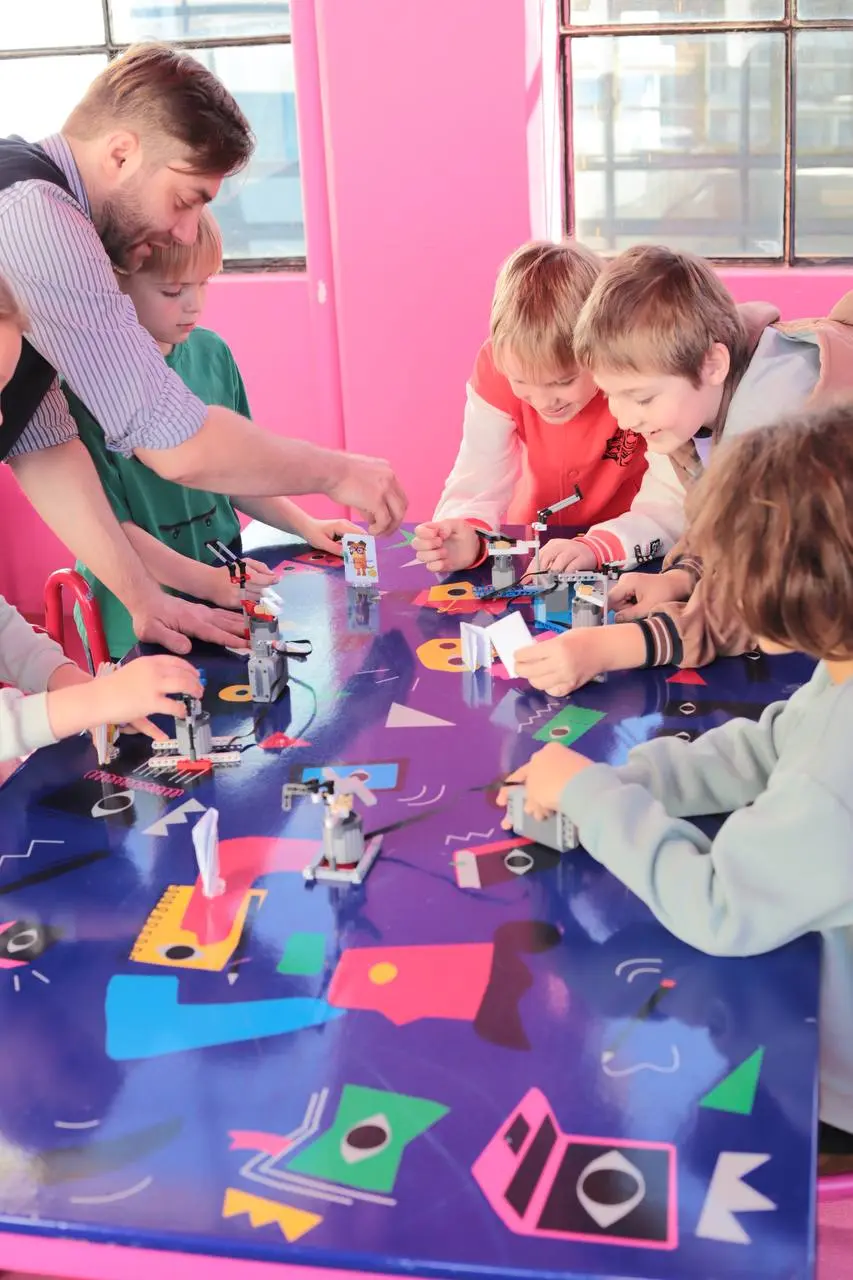 LEGO наука через игру