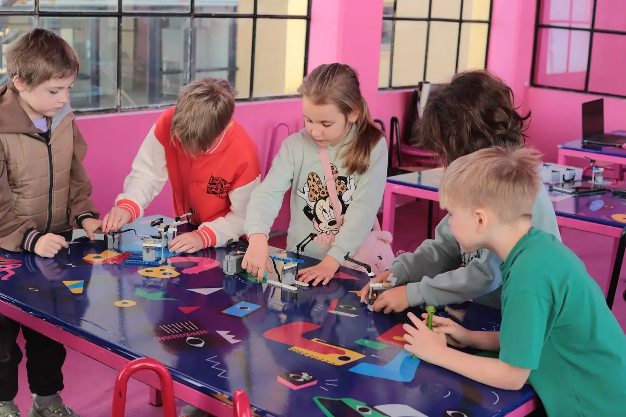 LEGO наука через игру