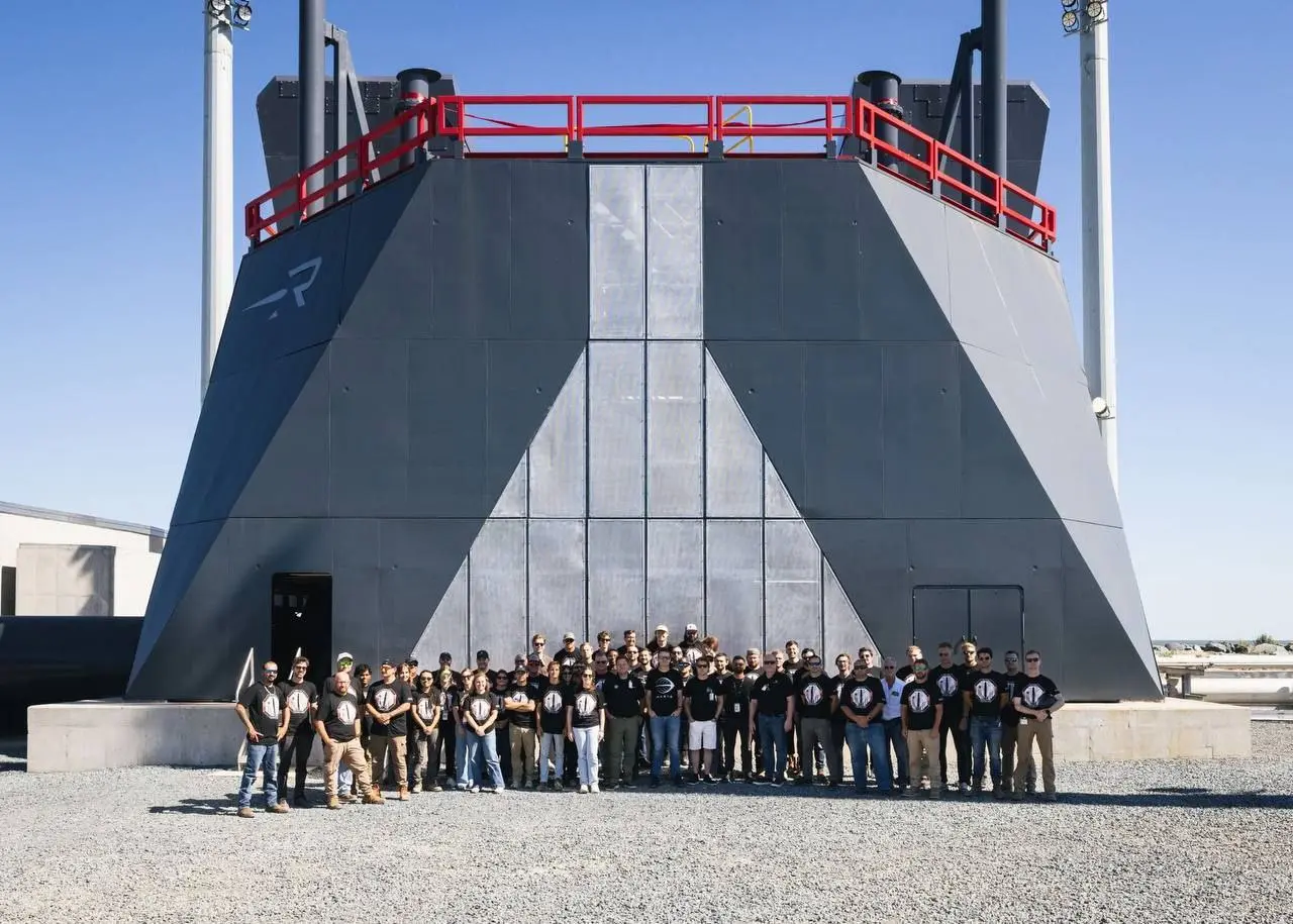Rocket Lab завершила строительство стартовой площадки LC-3 и демонстрация системы водяного охлаждения стартового стола