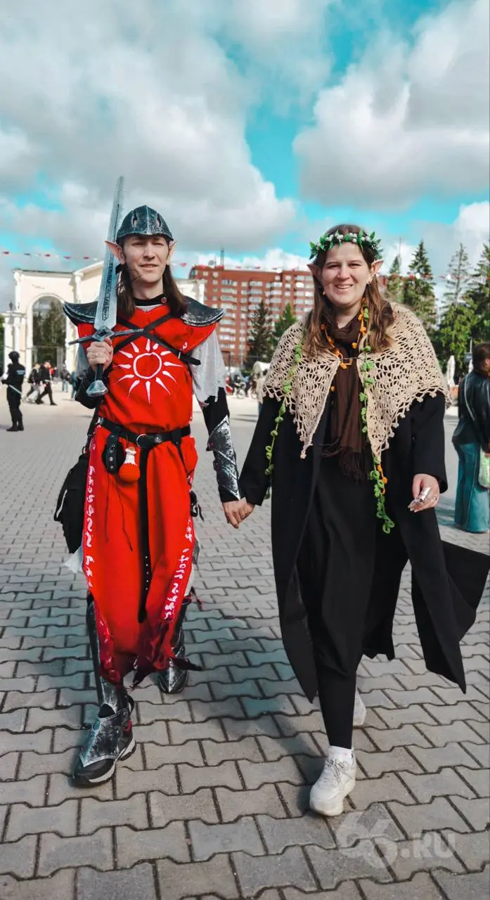 Якубович и тамплиеры гуляют по парку Маяковского