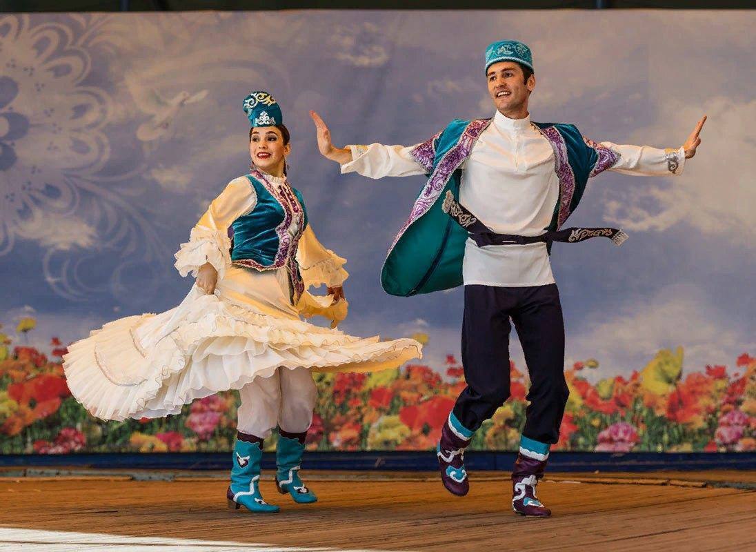 Концерт «Серле моннар» Народного ансамбля татарской песни «Ләззәт»