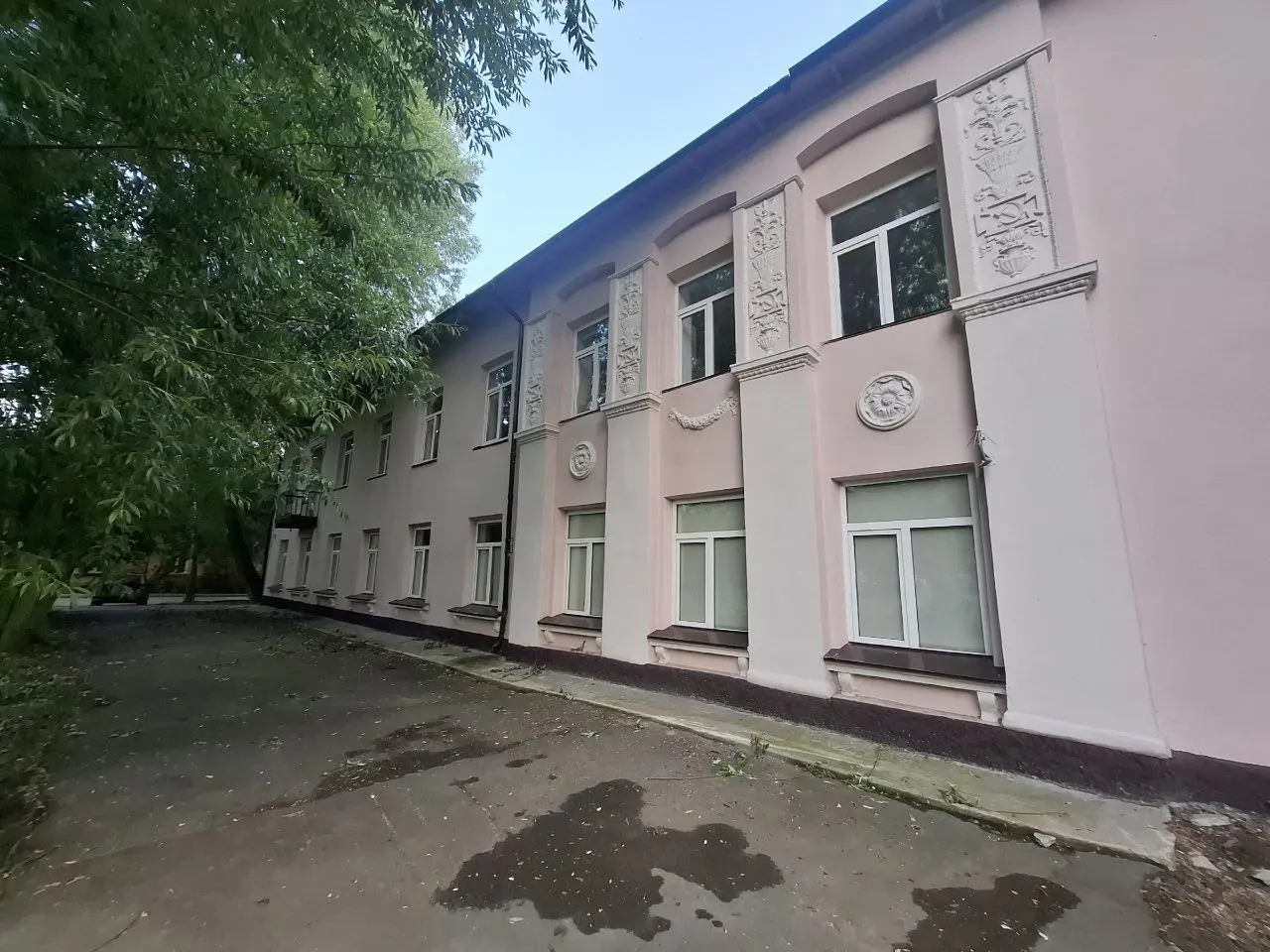 Экскурсия Веры Гейль «История городских окраин: КБС - страна чудес!»