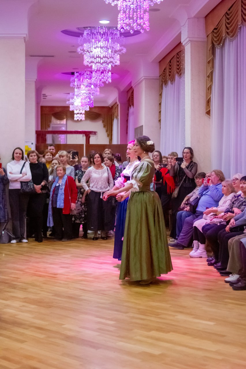 Концерт Квартета "13 струн" с Клубом исторического танца «Pas de côté»