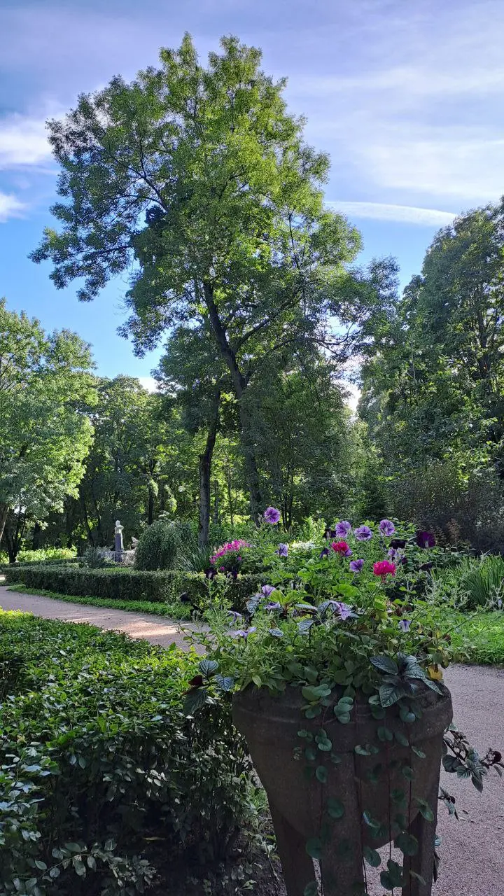 Экскурсии по Литераторским мосткам: обзорные экскурсии по субботам (сентябрь-октябрь)