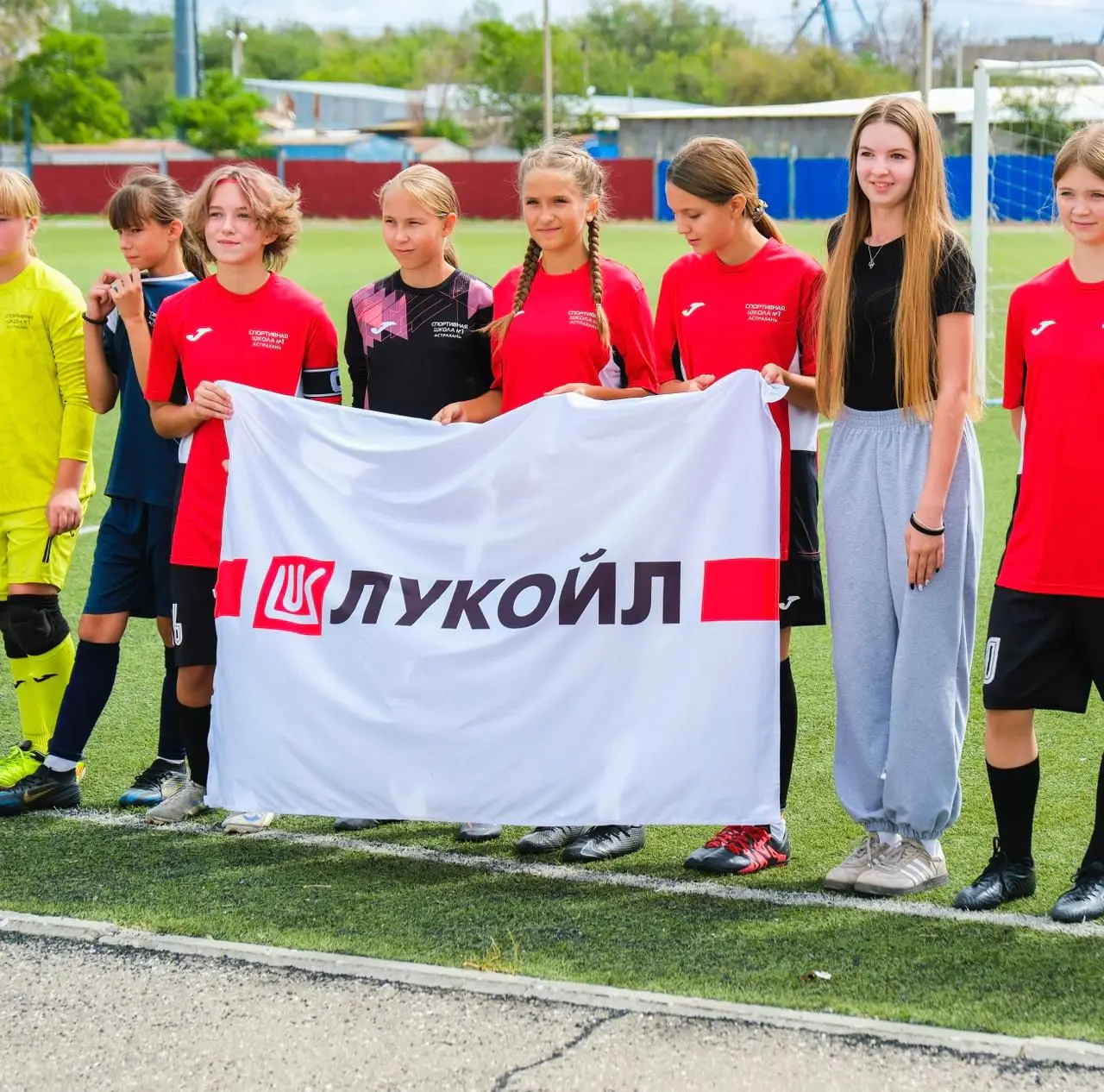 Турнир по женскому футболу среди девочек 13 лет и младше в округе