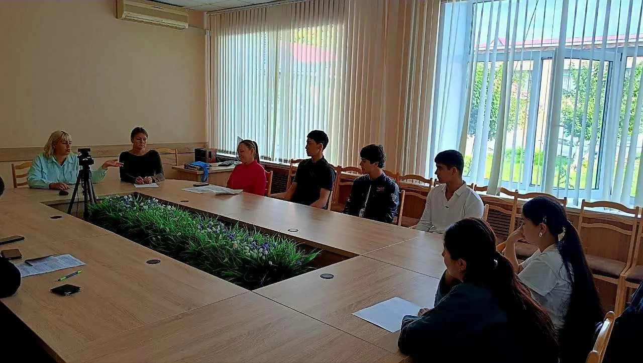 Первое собрание для иностранных студентов в ЧПК🤝