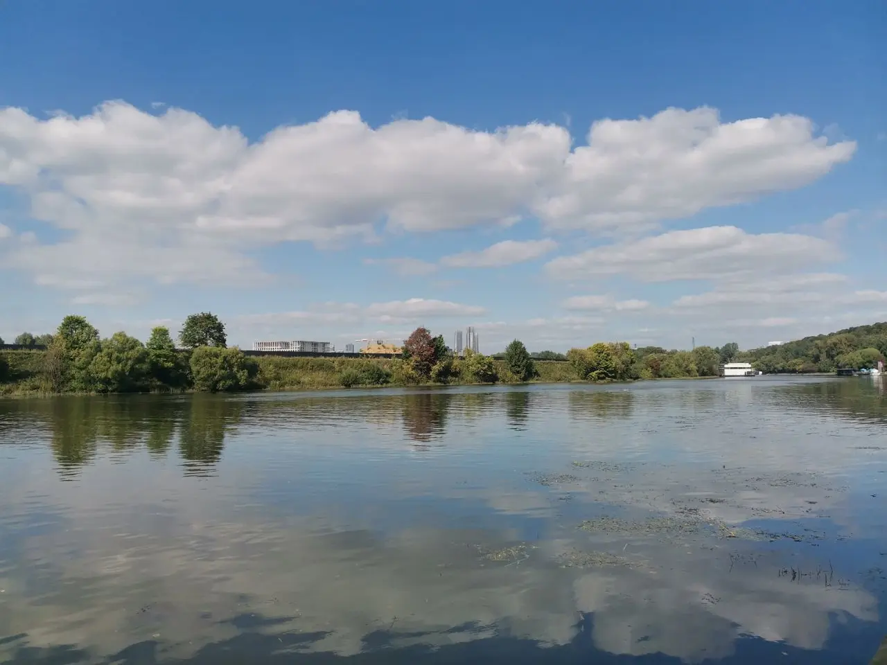 Осенняя прогулка у набережной