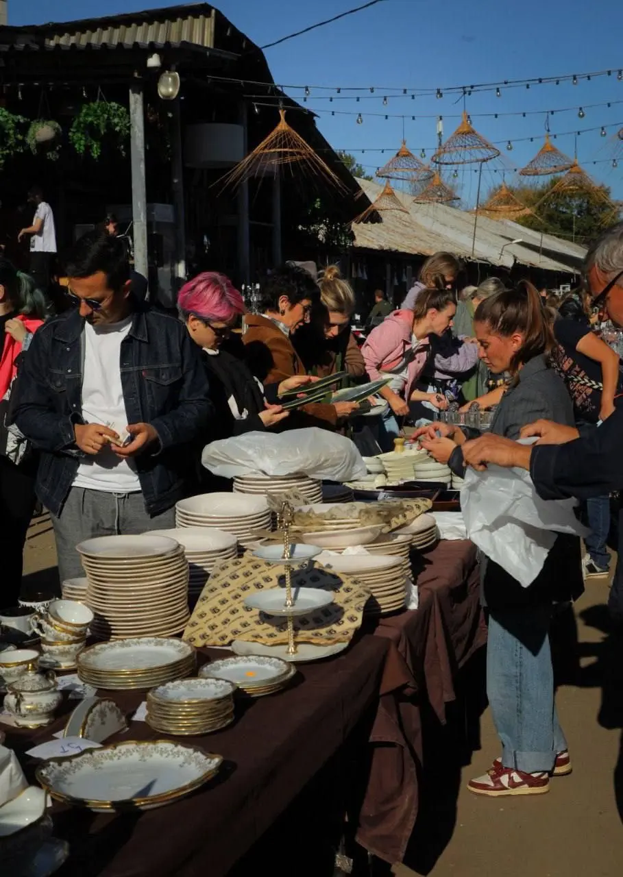 Гараж-сейл FChairs на Даниловском рынке