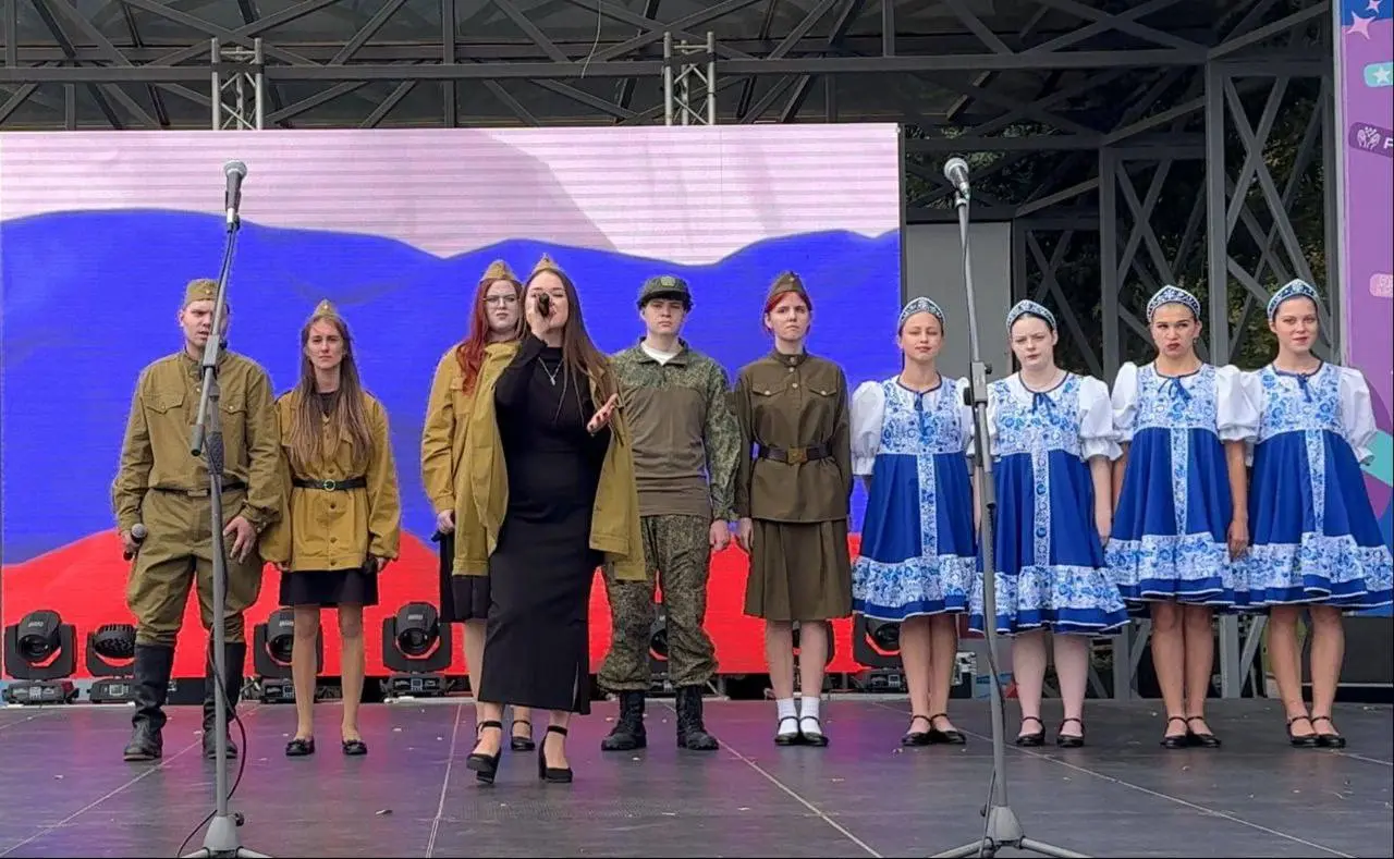 Мост памяти между поколениями: литературно-музыкальная композиция «И помните, была война»