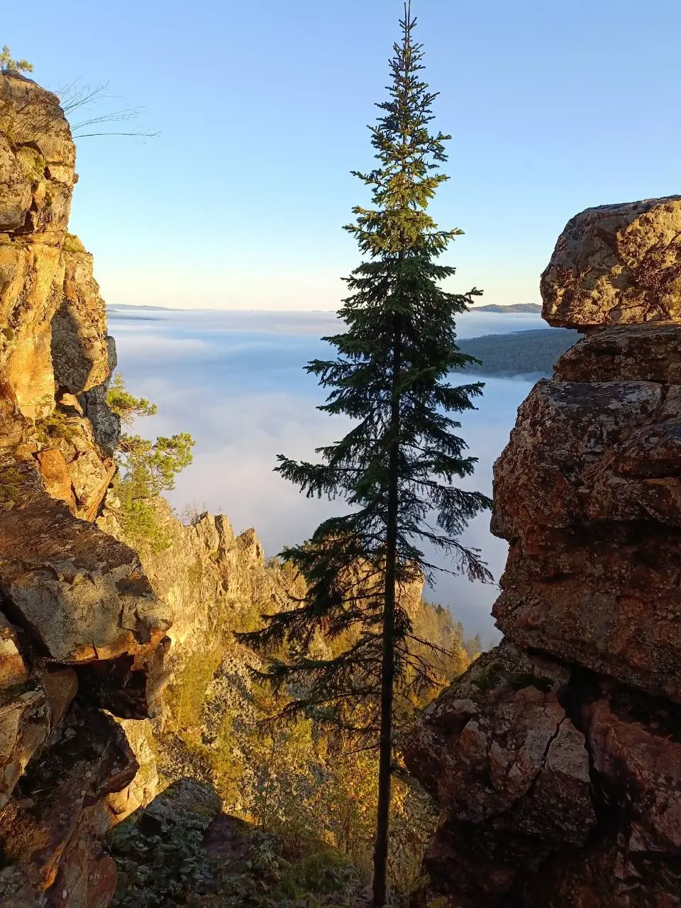 Шикарный осенний рассвет на Айгире