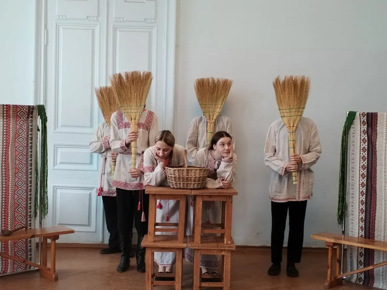 Гуси-Лебеди