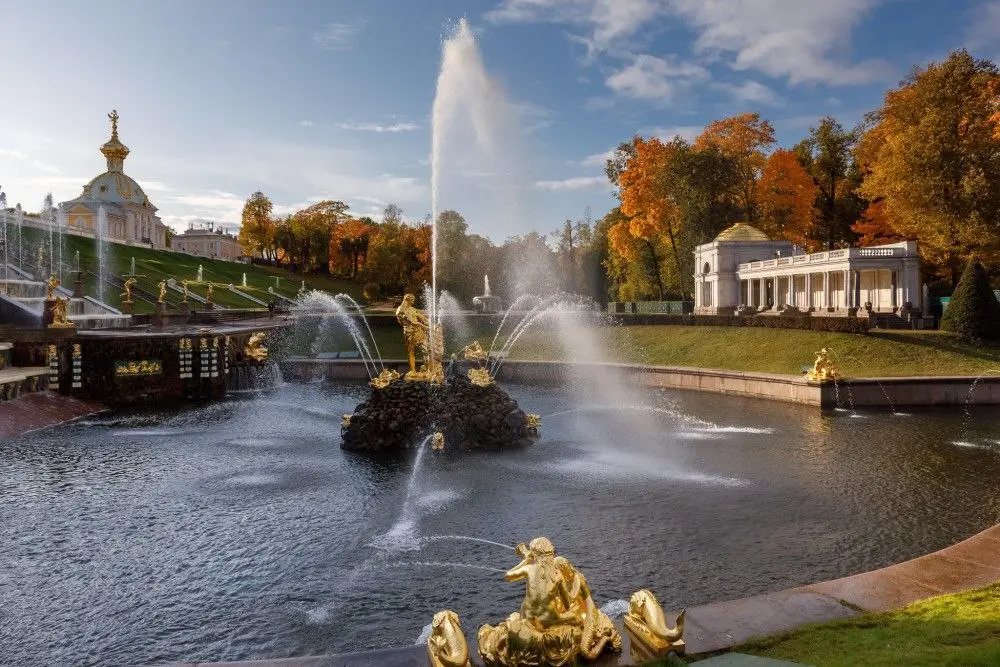 Бесплатно в парки Петергофа и Царского Села