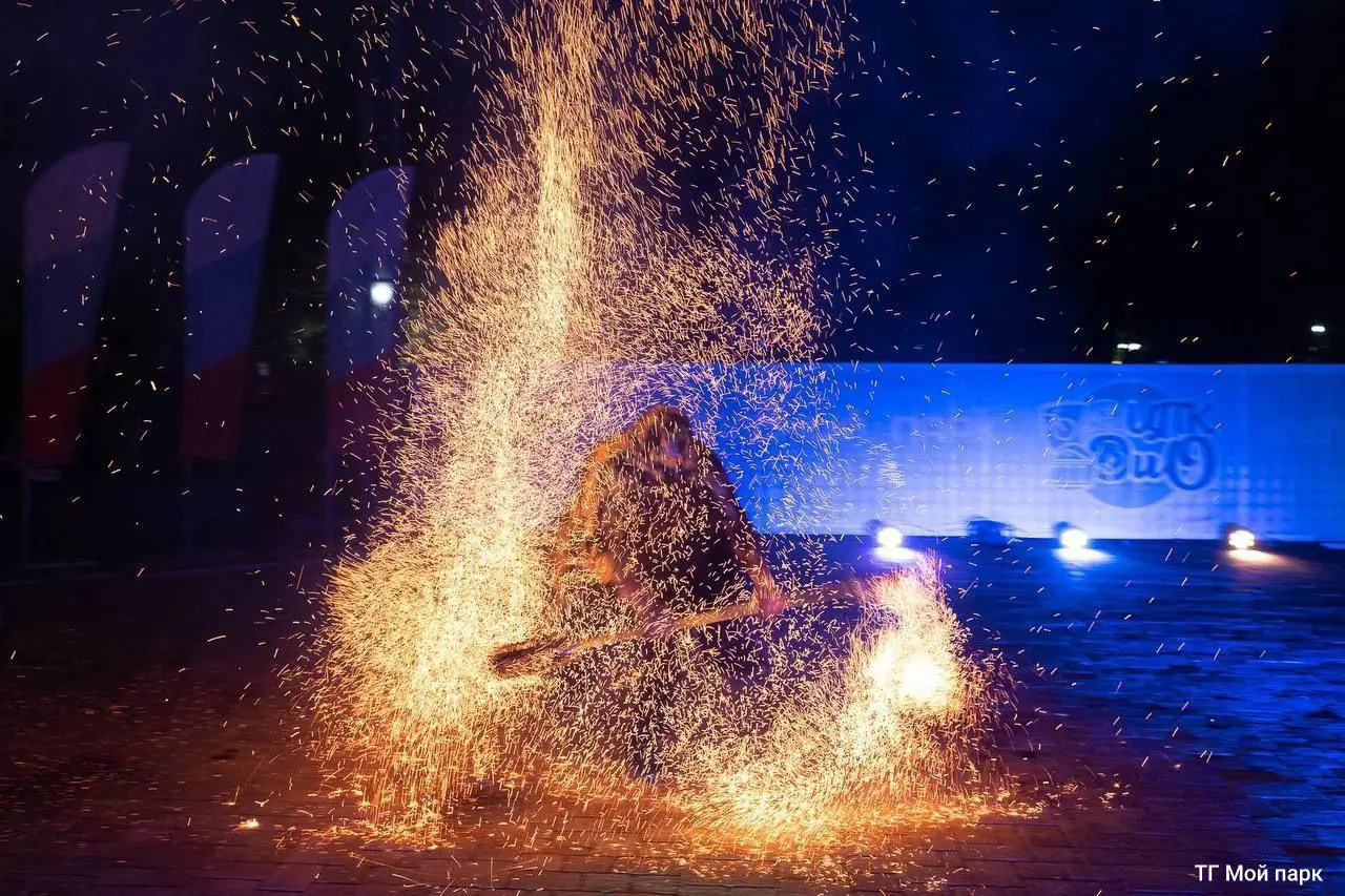Творческая лаборатория «Атом Шоу» — Огненное шоу в ЦПКиО