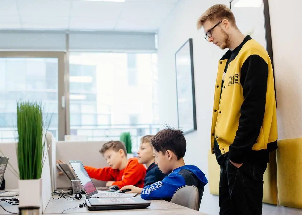 Мастер‑класс по работе с нейросетями (дети 6-14 лет), бесплатный