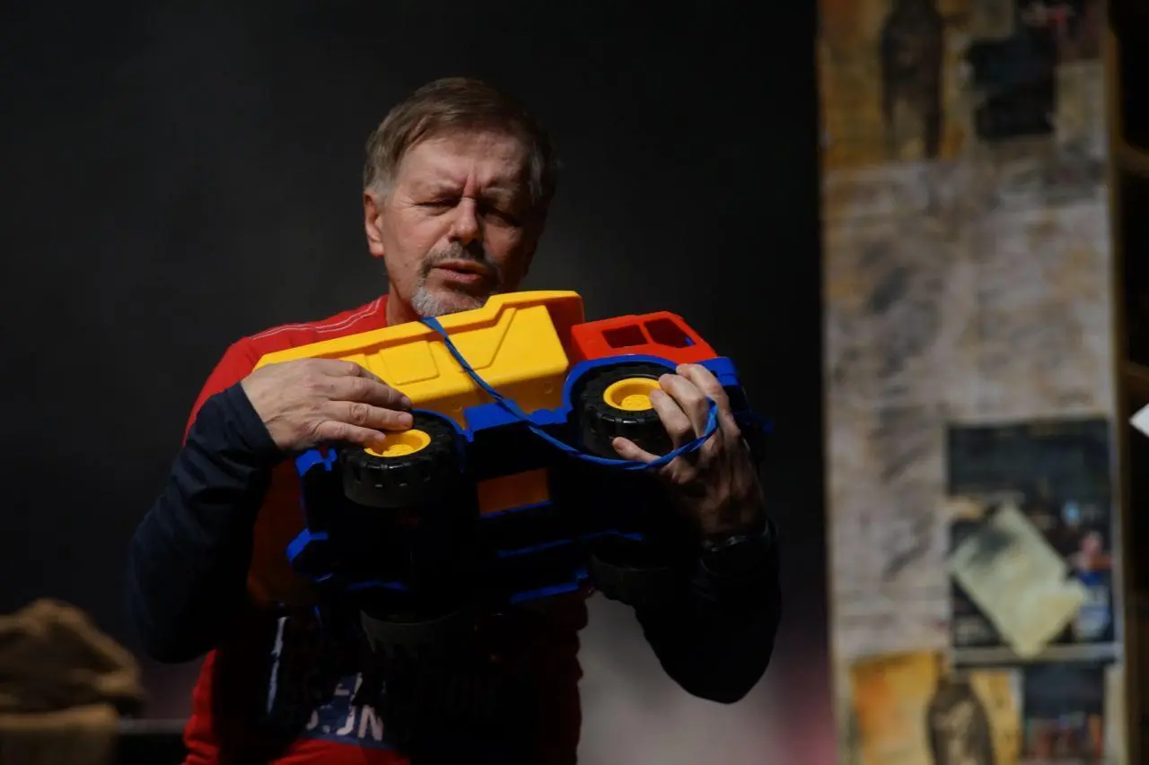 Зинон. С приветом!