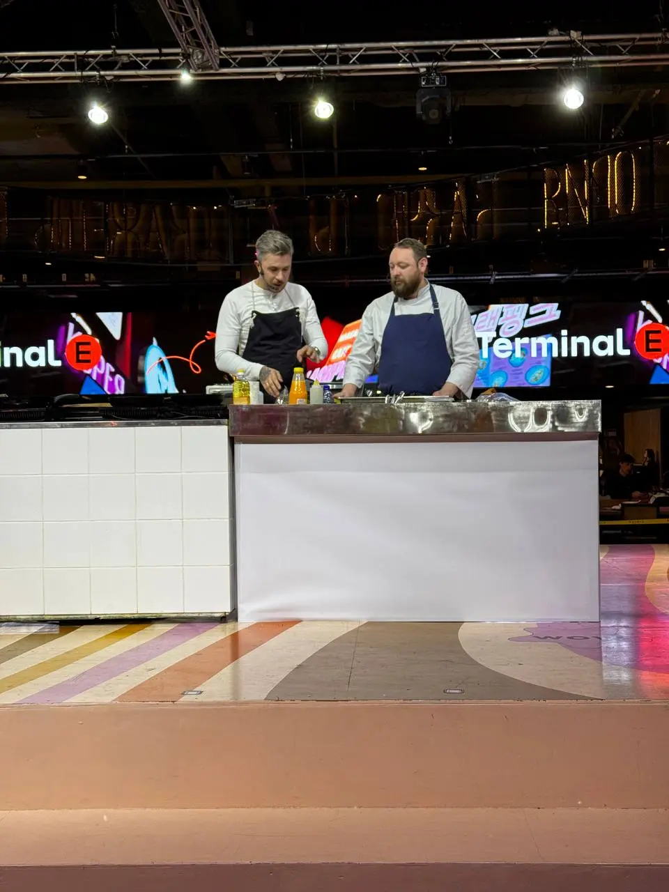 Естори фудмаркет: драники у шефов Аркадия Кузеванова и Юрия Самоделкина