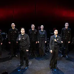 Цветущий май