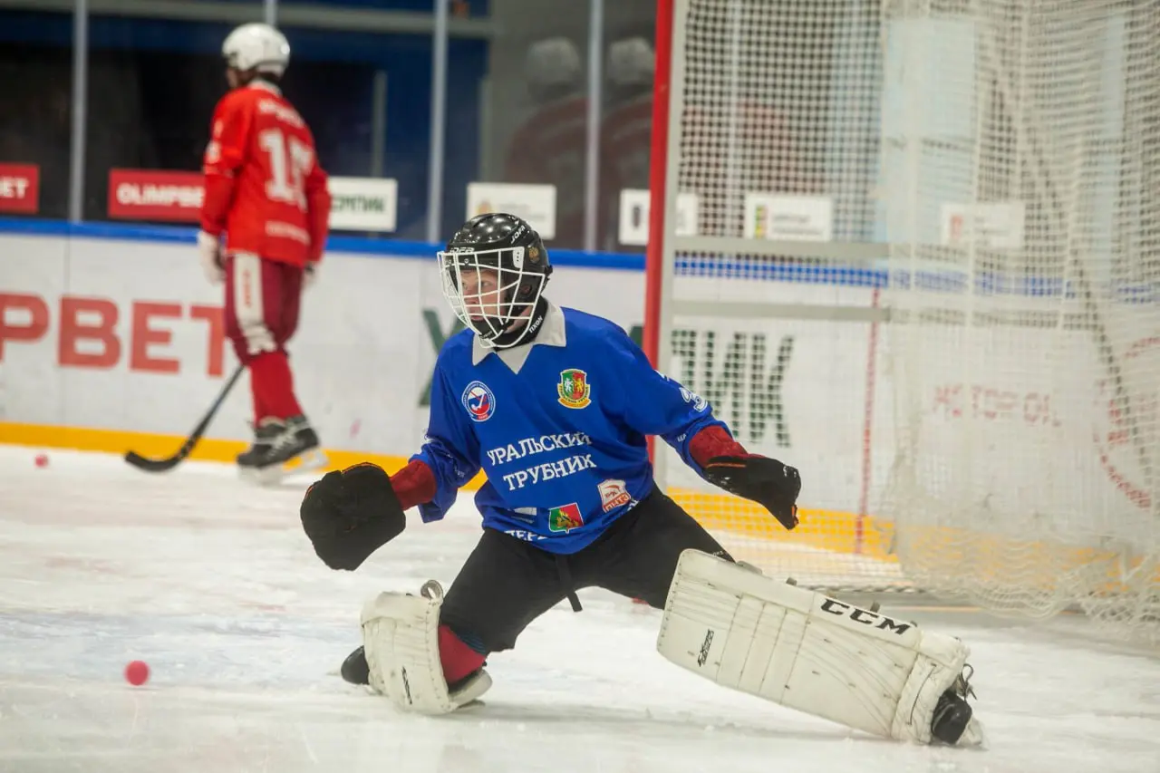 АКАДЕМИЯ ХО сf ИМ: Б П МИХ АЛОВА