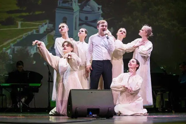 Есенин. Отражен_и_я