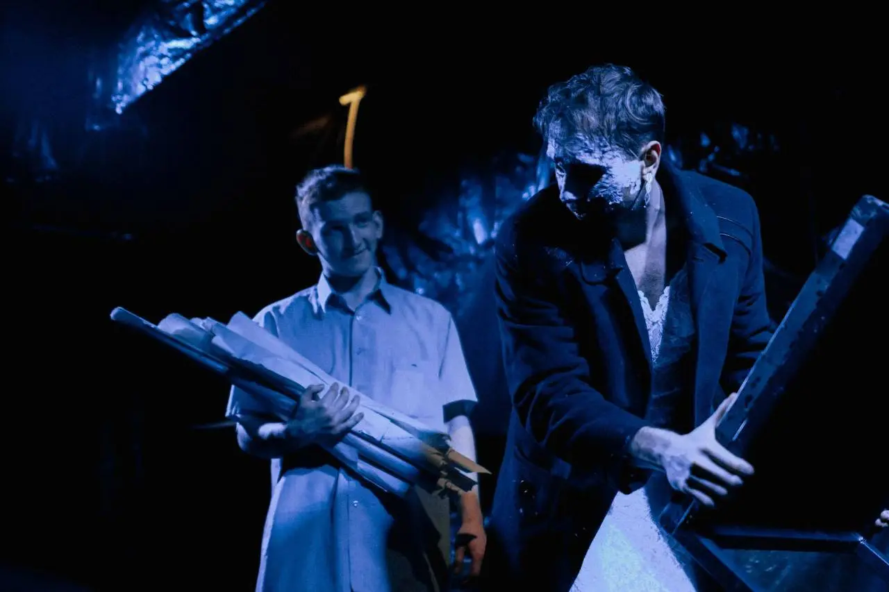 Спектакль «Геофизик. Поэт. Рыжий» (16+) от ТЕАТР 416