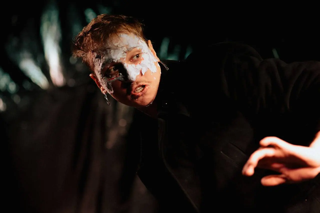 Спектакль «Геофизик. Поэт. Рыжий» (16+) от ТЕАТР 416