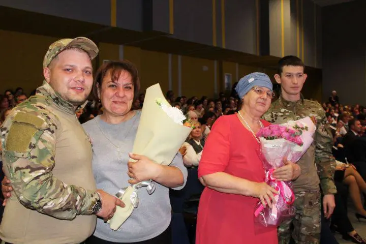 В Елабуге поздравили учителей