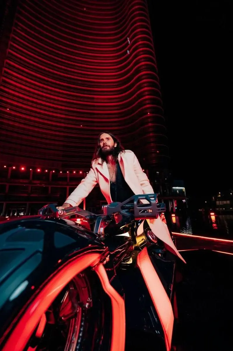 Премьера фильма «Трон: Арес» с участием Джареда Лето